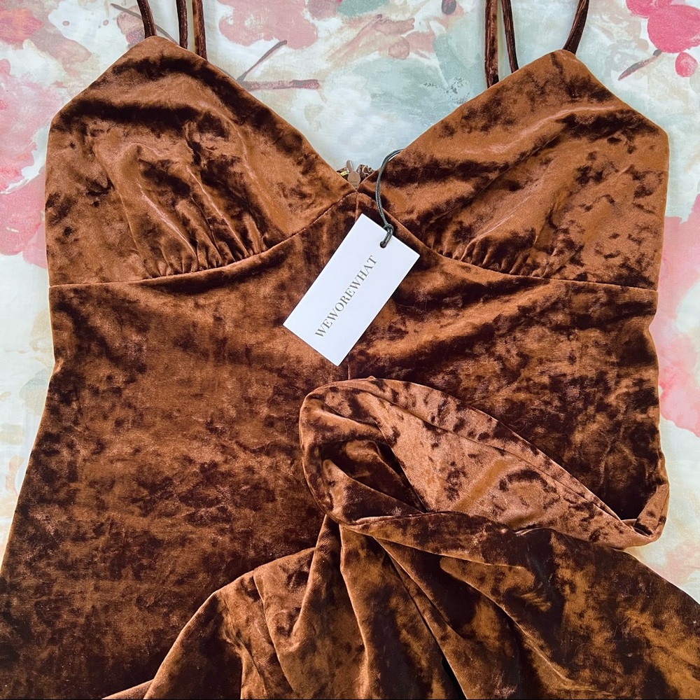 WE WORE WHAT Velvet Slip Dress / Brown / Size: Small - Picture 6 of 6